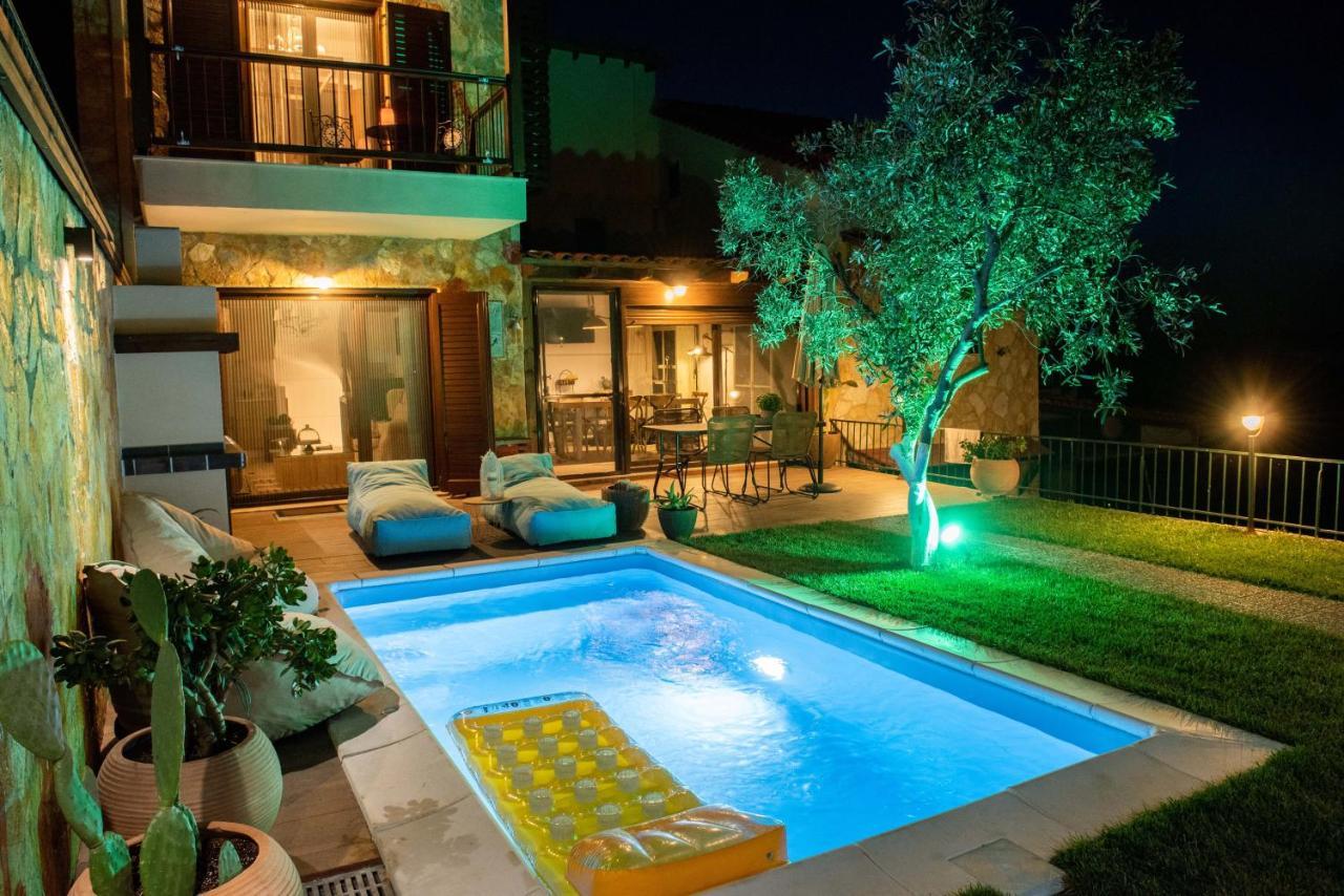 Dandy Villas Nea Roda - Melodic Waves - Private - Pool - Parking - Cellar Eksteriør bilde